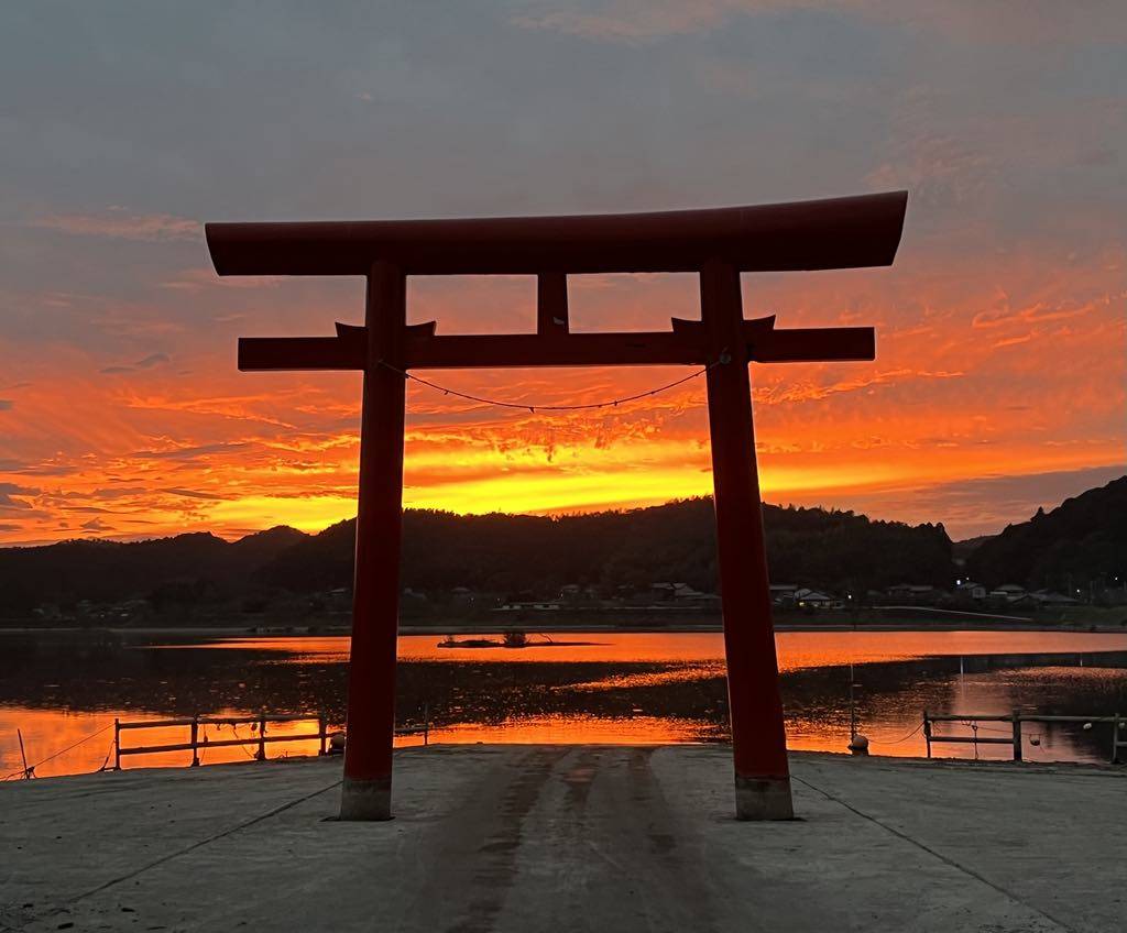 高滝ダム対岸の鳥居